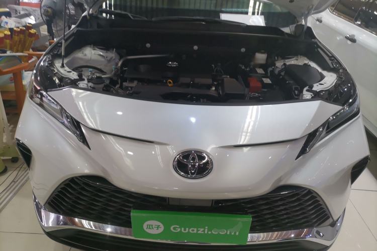 Used Toyota Venza 2023 2.0L CVT Two-Wheel Drive Luxury Edition Engine Bay