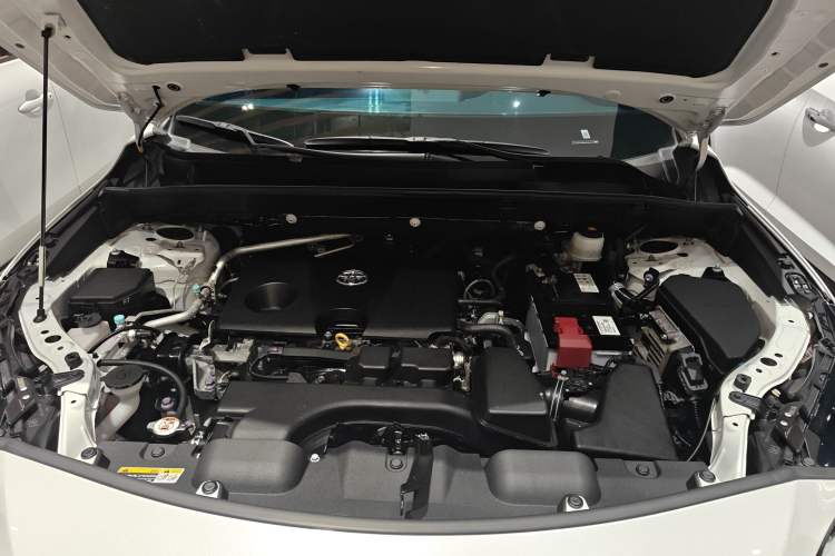 Used Toyota Venza 2023 2.0L CVT Two-Wheel Drive Prestige Version Engine Bay