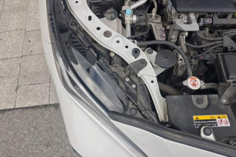 Used Toyota Venza 2023 2.0L CVT Two-Wheel Drive Prestige Version Engine Bay Right