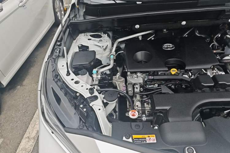 Used Toyota Venza 2023 2.0L CVT Two-Wheel Drive Prestige Version Engine Bay Right