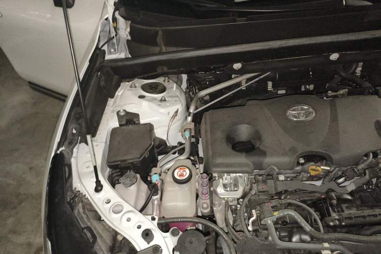 Used Toyota Venza 2023 2.5L Smart Electric Hybrid Dual-Drive Prestige Version Engine Bay Right