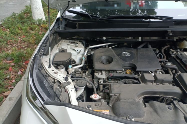 Used Toyota Venza 2023 2.0L CVT Two-Wheel Drive Prestige Version Engine Bay Right