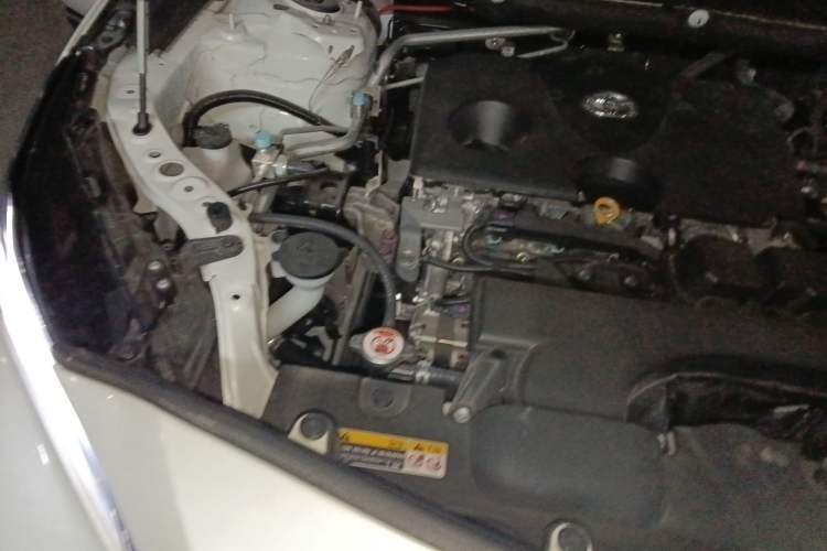 Used Toyota Venza 2023 2.0L CVT Two-Wheel Drive Luxury Edition Engine Bay Right