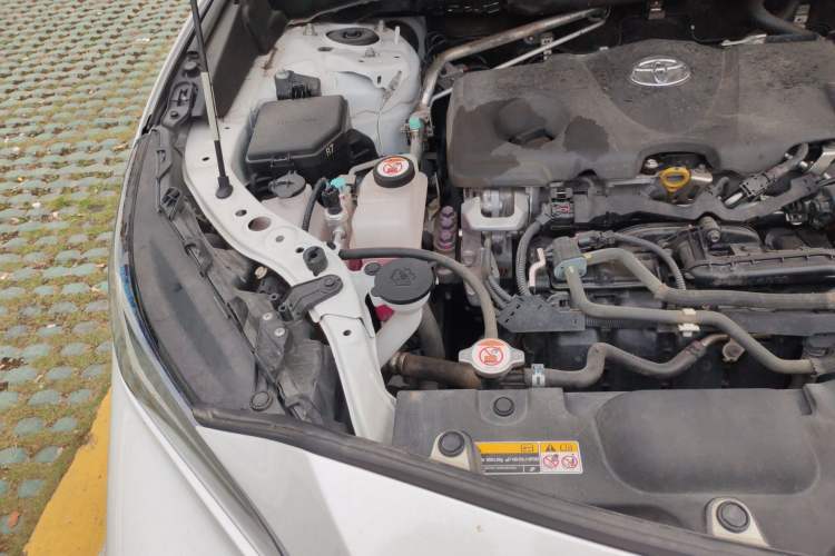 Used Toyota Venza 2023 2.5L Smart Electric Hybrid Dual-Drive Prestige Version Engine Bay Right