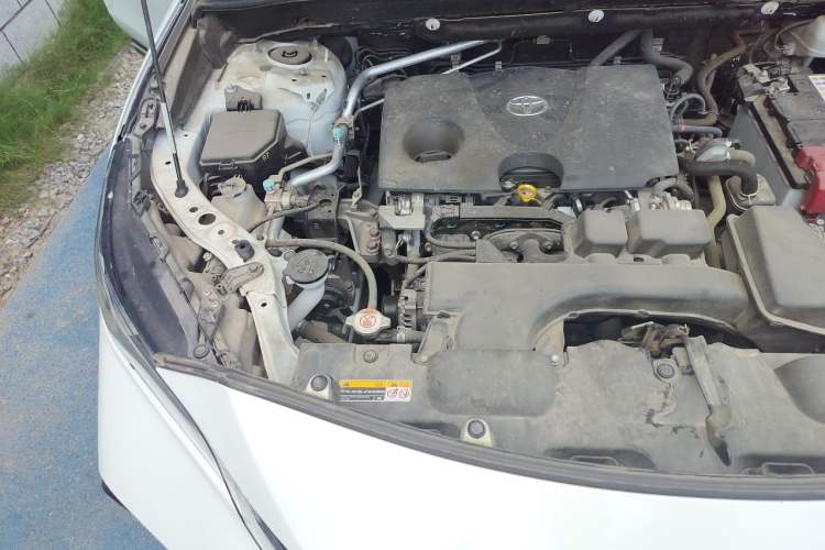 Used Toyota Venza 2023 2.0L CVT Two-Wheel Drive Prestige Version Engine Bay Right