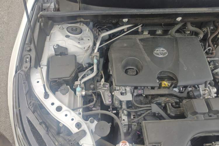 Used Toyota Venza 2023 2.0L CVT Two-Wheel Drive Prestige Version Engine Bay Right