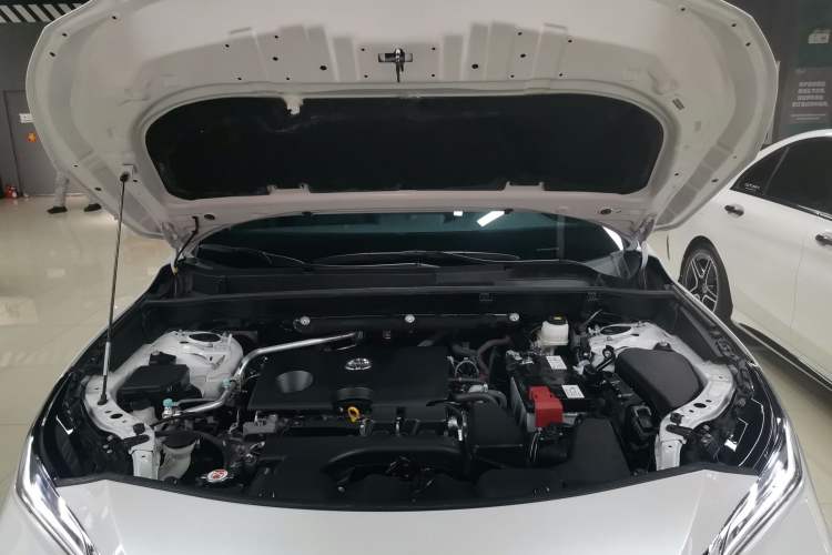 Used Toyota Venza 2023 2.0L CVT Two-Wheel Drive Prestige Version Engine Bay