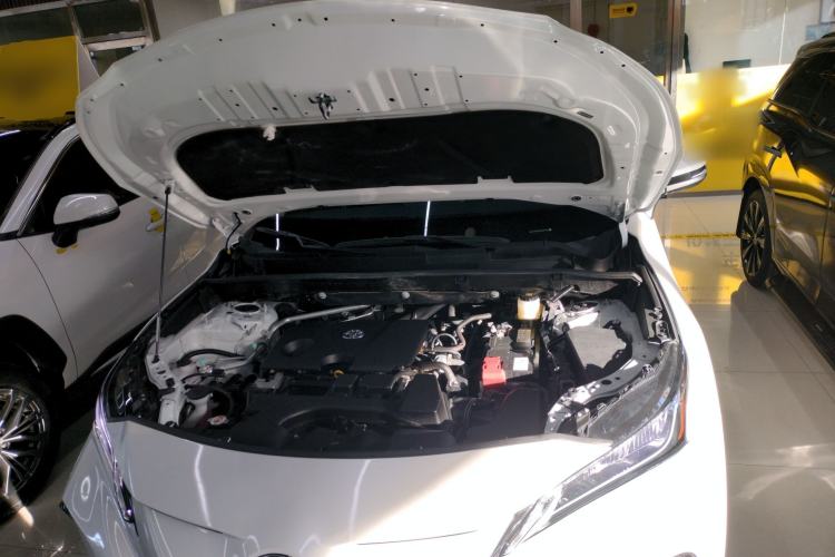 Used Toyota Venza 2023 2.0L CVT Two-Wheel Drive Luxury Edition Engine Bay