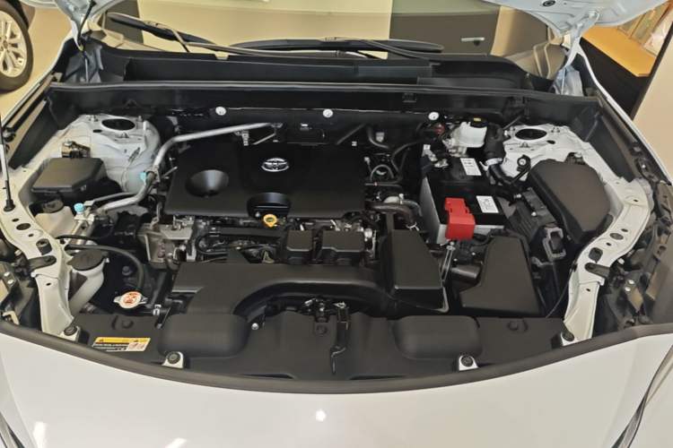 Used Toyota Venza 2023 2.0L CVT Two-Wheel Drive Prestige Version Engine Bay