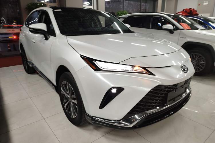 Used Toyota Venza 2023 2.0L CVT Two-Wheel Drive Luxury Edition Exterior 2