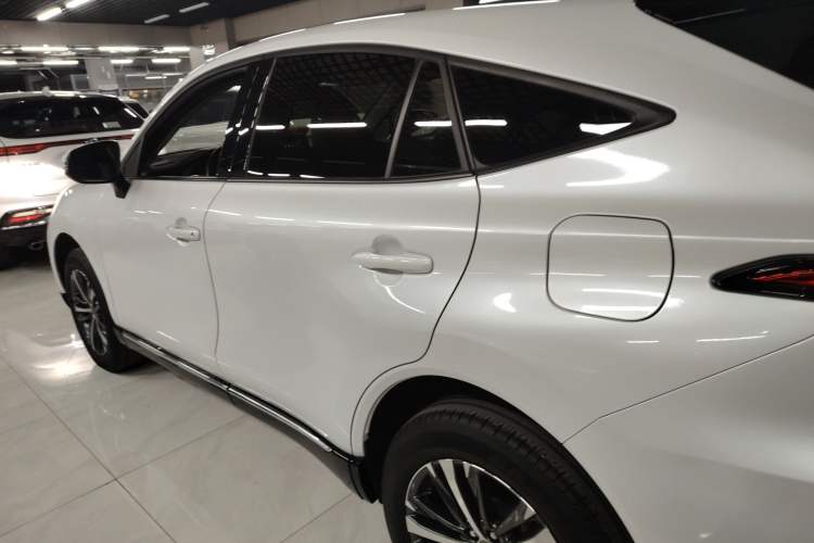 Used Toyota Venza 2023 2.0L CVT Two-Wheel Drive Luxury Edition Exterior 3