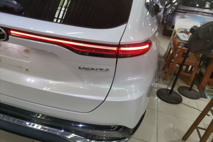 Used Toyota Venza 2023 2.0L CVT Two-Wheel Drive Luxury Edition Exterior 3