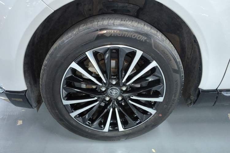Used Toyota Venza 2023 2.0L CVT Two-Wheel Drive Prestige Version Exterior 4