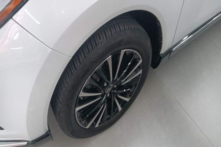 Used Toyota Venza 2023 2.0L CVT Two-Wheel Drive Prestige Version Exterior 4