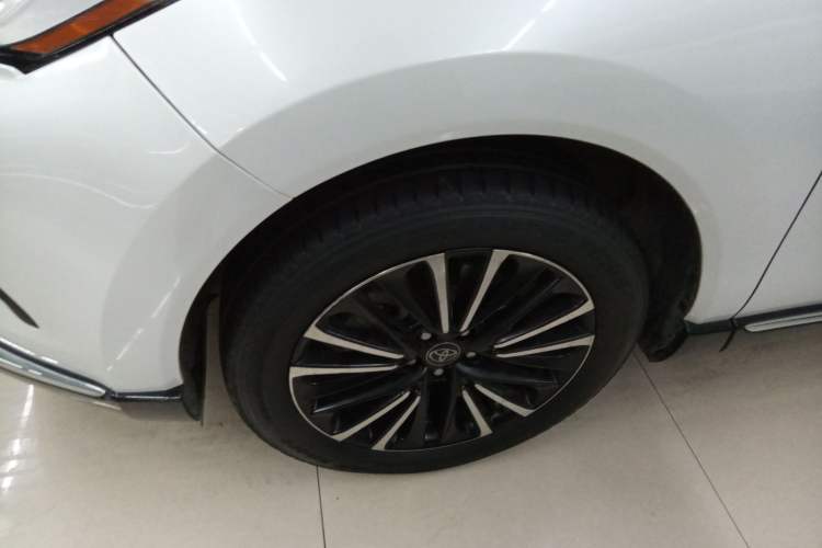 Used Toyota Venza 2023 2.0L CVT Two-Wheel Drive Prestige Version Exterior 4