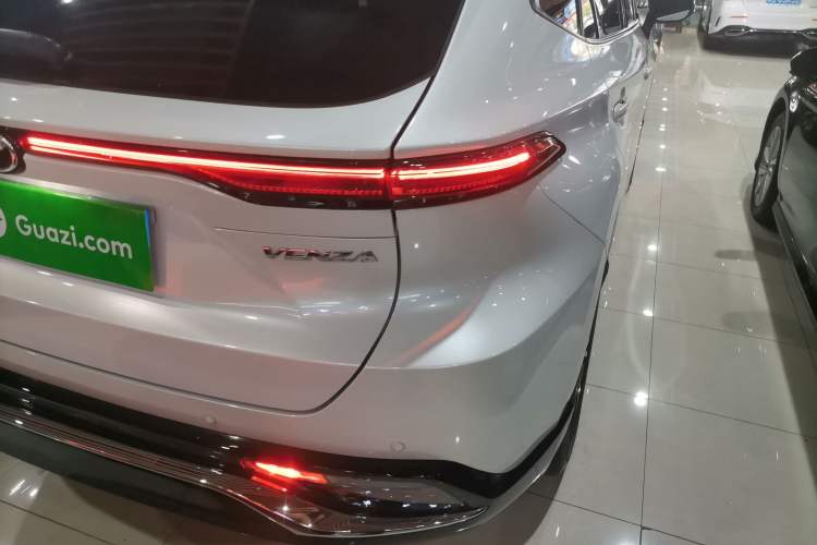 Used Toyota Venza 2023 2.0L CVT Two-Wheel Drive Prestige Version Exterior 6