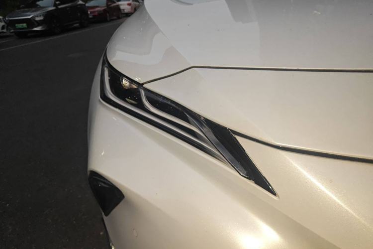 Used Toyota Venza 2023 2.0L CVT Two-Wheel Drive Prestige Version Exterior 6