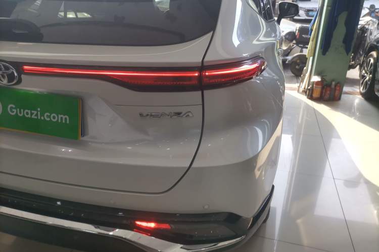 Used Toyota Venza 2023 2.0L CVT Two-Wheel Drive Prestige Version Exterior 6