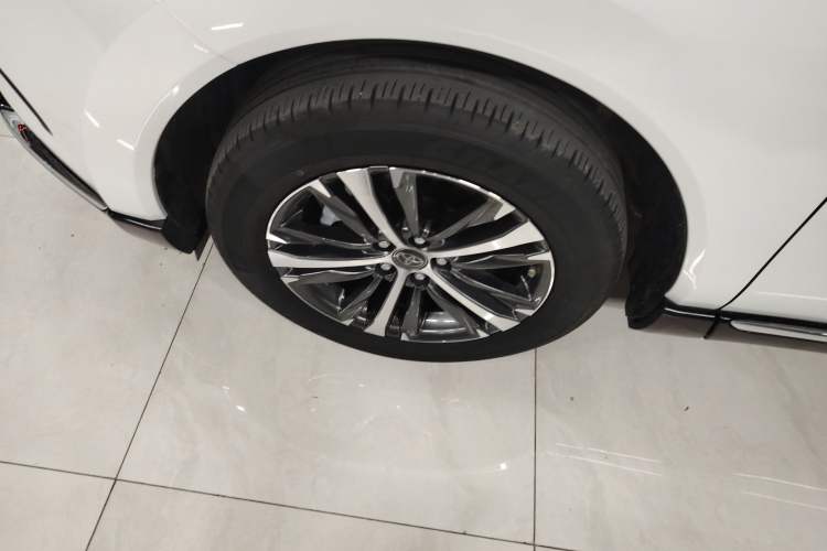 Used Toyota Venza 2023 2.0L CVT Two-Wheel Drive Luxury Edition Exterior 7