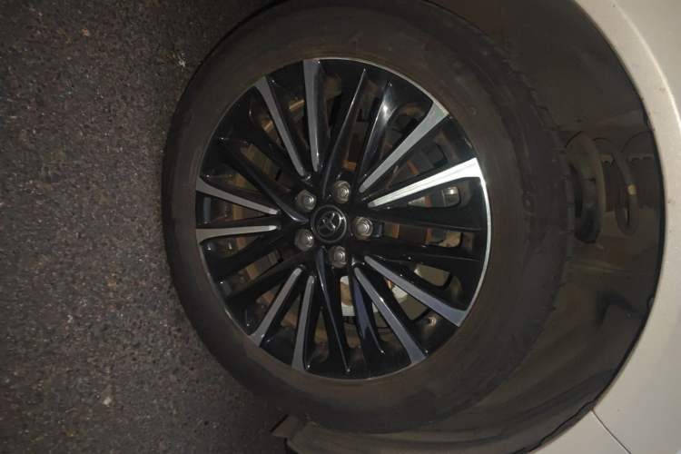 Used Toyota Venza 2023 2.0L CVT Two-Wheel Drive Prestige Version Exterior 7
