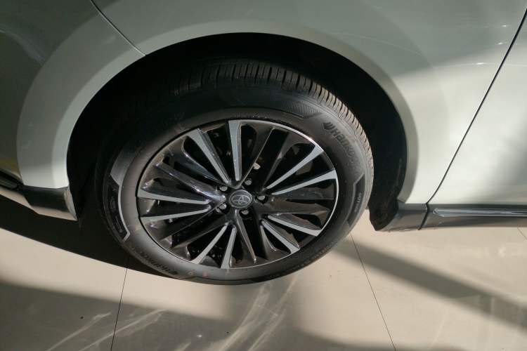 Used Toyota Venza 2023 2.0L CVT Two-Wheel Drive Prestige Version Exterior 7