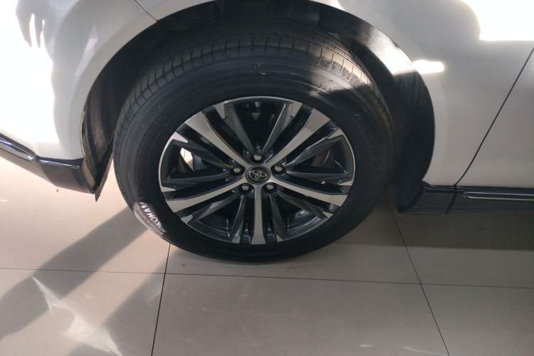 Used Toyota Venza 2023 2.0L CVT Two-Wheel Drive Luxury Edition Exterior 7