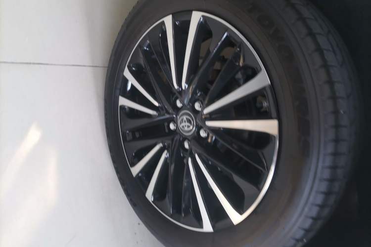Used Toyota Venza 2023 2.0L CVT Two-Wheel Drive Prestige Version Exterior 8