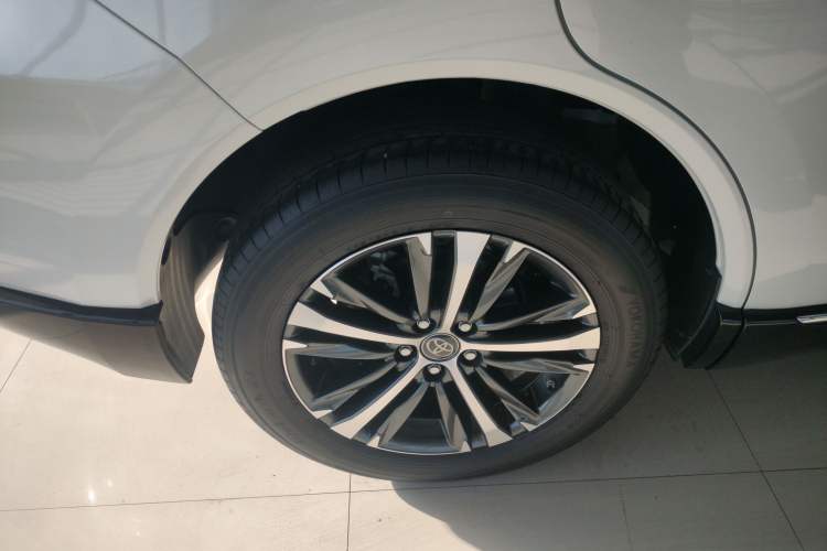 Used Toyota Venza 2023 2.0L CVT Two-Wheel Drive Luxury Edition Exterior 8