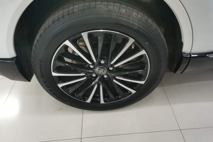 Used Toyota Venza 2023 2.0L CVT Two-Wheel Drive Prestige Version Exterior 8