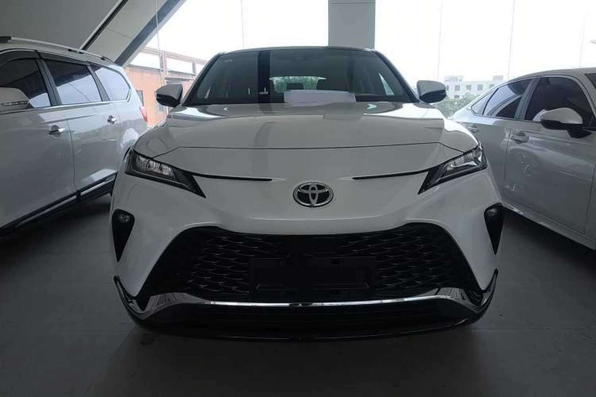 Used Toyota Venza 2023 2.0L CVT Two-Wheel Drive Luxury Edition Front