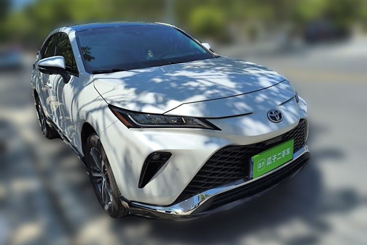Used Toyota Venza 2023 2.0L CVT Two-Wheel Drive Luxury Edition Front Right 45 Deg