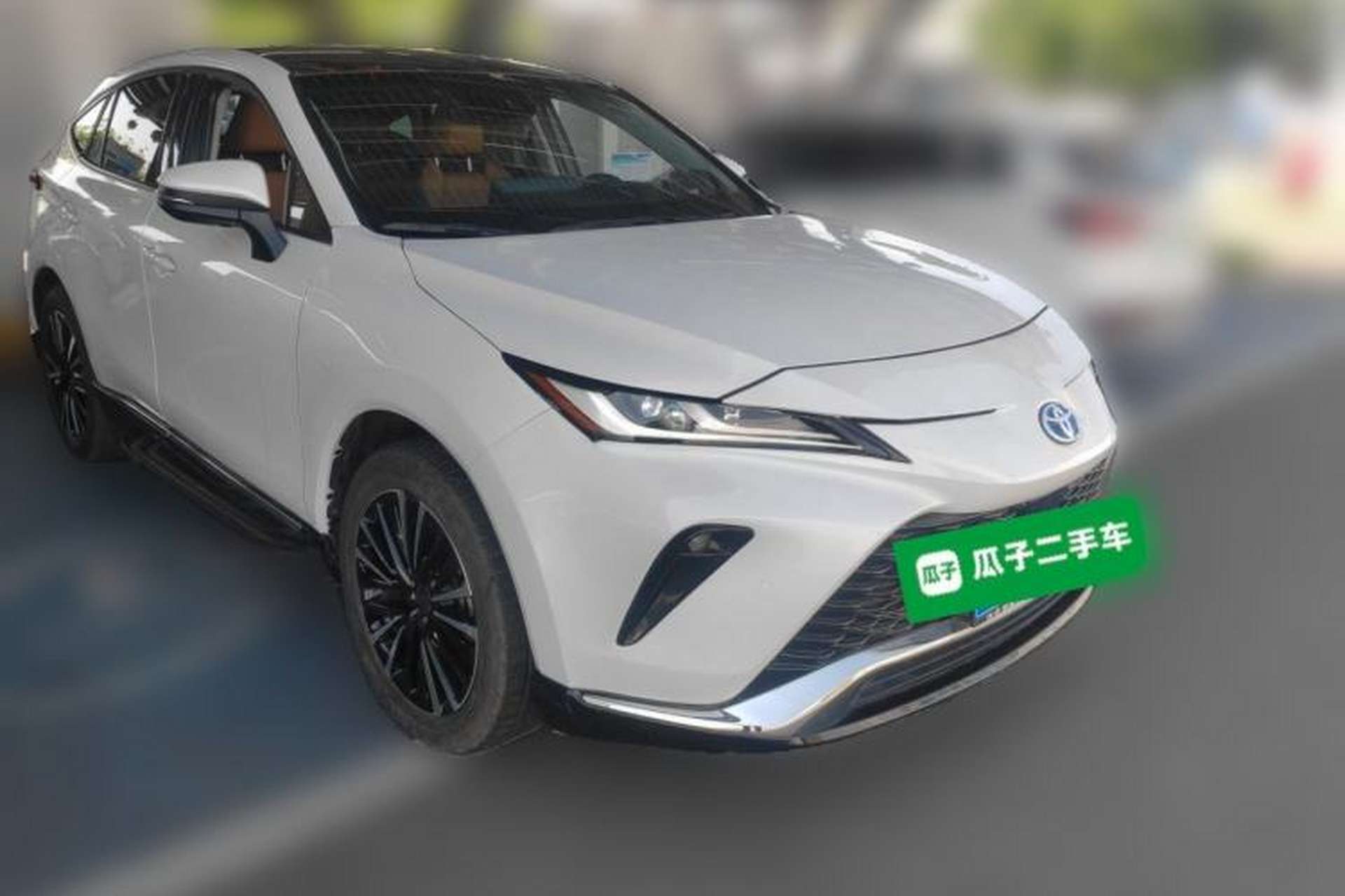 Used Toyota Venza 2023 2.5L Smart Electric Hybrid Dual-Drive Prestige Version Front Right 45 Deg