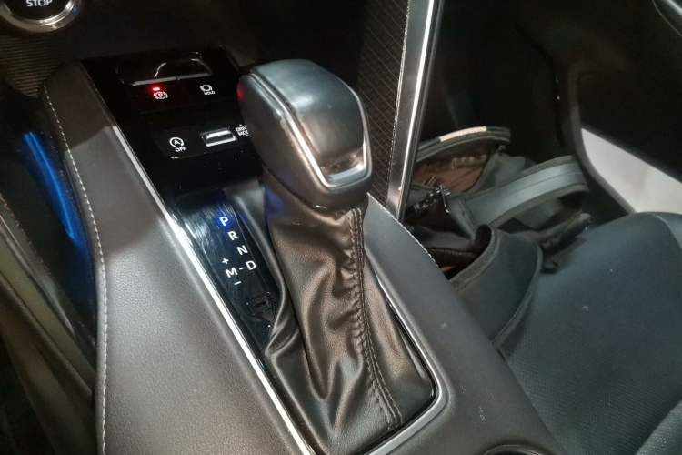 Used Toyota Venza 2023 2.0L CVT Two-Wheel Drive Prestige Version Gear Lever