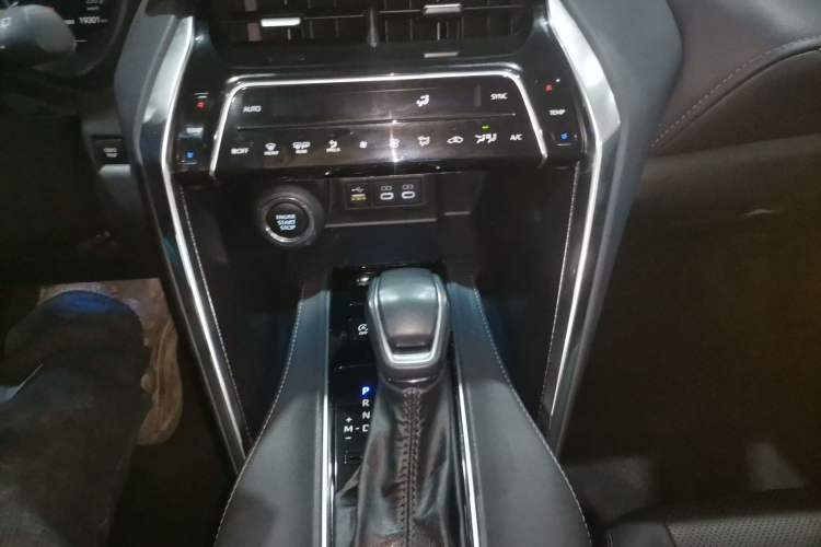 Used Toyota Venza 2023 2.0L CVT Two-Wheel Drive Prestige Version Gear Lever