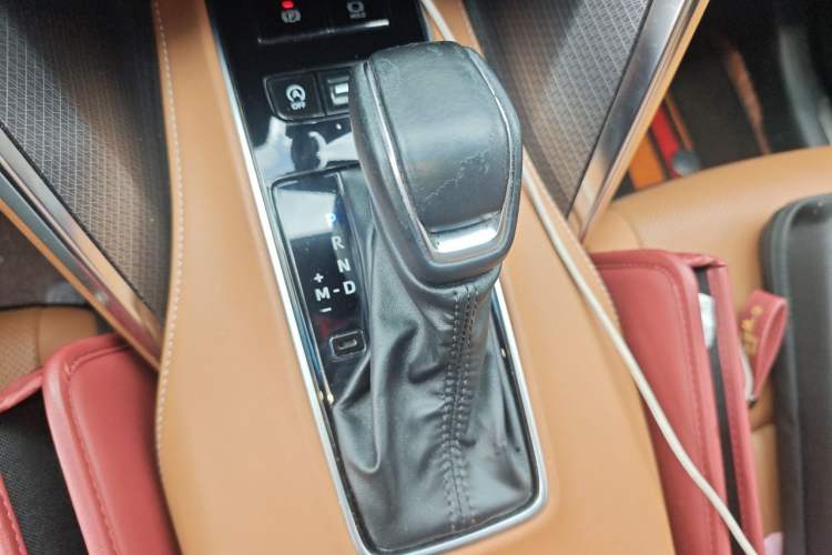 Used Toyota Venza 2023 2.0L CVT Two-Wheel Drive Prestige Version Gear Lever