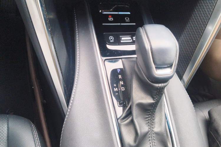 Used Toyota Venza 2023 2.0L CVT Two-Wheel Drive Prestige Version Gear Lever