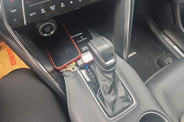 Used Toyota Venza 2023 2.0L CVT Two-Wheel Drive Prestige Version Gear Lever