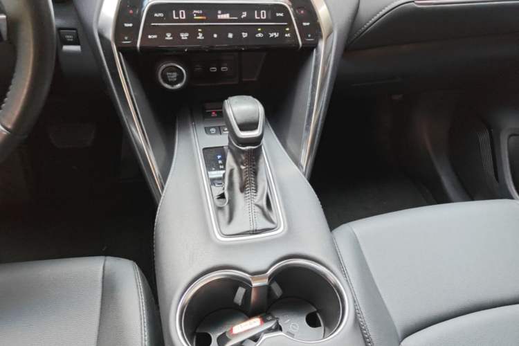 Used Toyota Venza 2023 2.0L CVT Two-Wheel Drive Luxury Edition Gear Lever