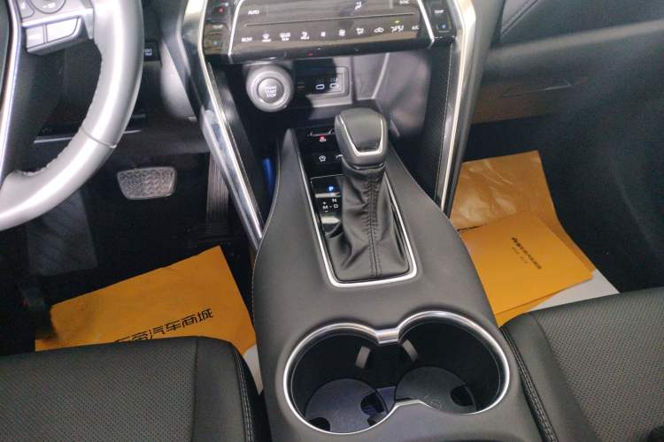 Used Toyota Venza 2023 2.0L CVT Two-Wheel Drive Prestige Version Gear Lever