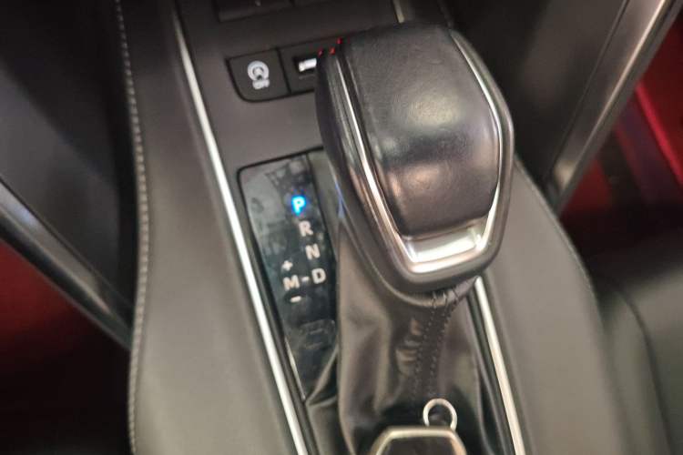 Used Toyota Venza 2023 2.0L CVT Two-Wheel Drive Luxury Edition Gear Lever