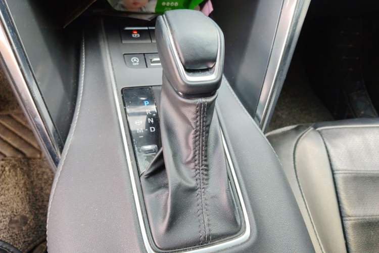 Used Toyota Venza 2023 2.0L CVT Two-Wheel Drive Luxury Edition Gear Lever