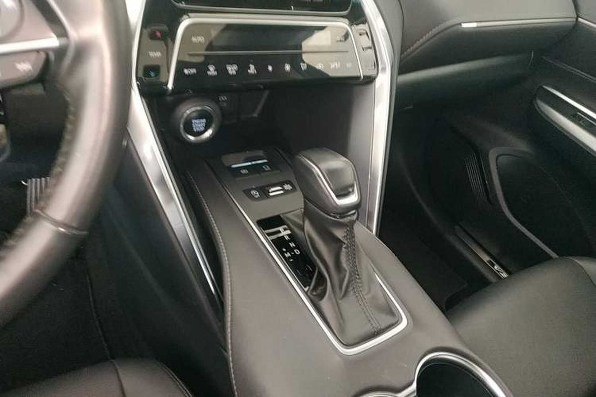 Used Toyota Venza 2023 2.0L CVT Two-Wheel Drive Luxury Edition Gear Lever