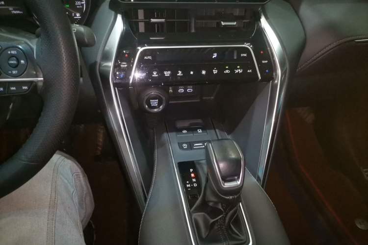 Used Toyota Venza 2023 2.0L CVT Two-Wheel Drive Luxury Edition Gear Lever