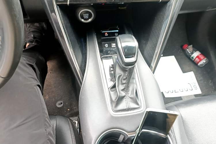 Used Toyota Venza 2023 2.0L CVT Two-Wheel Drive Prestige Version Gear Lever