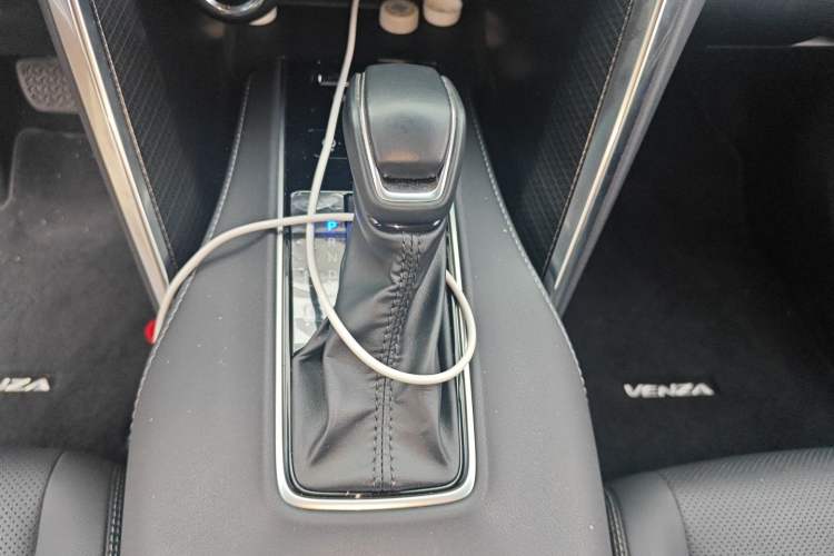 Used Toyota Venza 2023 2.0L CVT Two-Wheel Drive Prestige Version Gear Lever