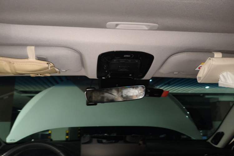 Used Toyota Venza 2023 2.5L Smart Electric Hybrid Dual-Drive Prestige Version Headliner