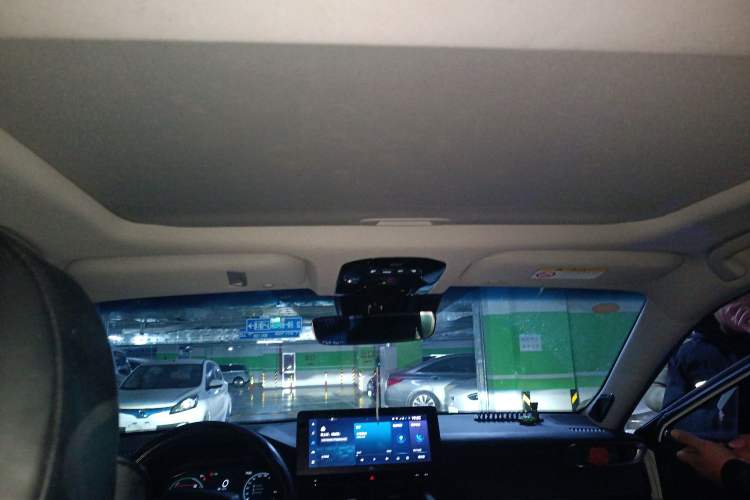 Used Toyota Venza 2023 2.5L Smart Electric Hybrid Dual-Drive Prestige Version Headliner
