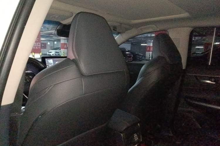 Used Toyota Venza 2023 2.0L CVT Two-Wheel Drive Luxury Edition Headliner