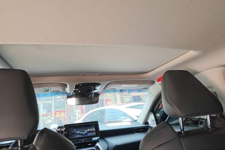 Used Toyota Venza 2023 2.0L CVT Two-Wheel Drive Luxury Edition Headliner