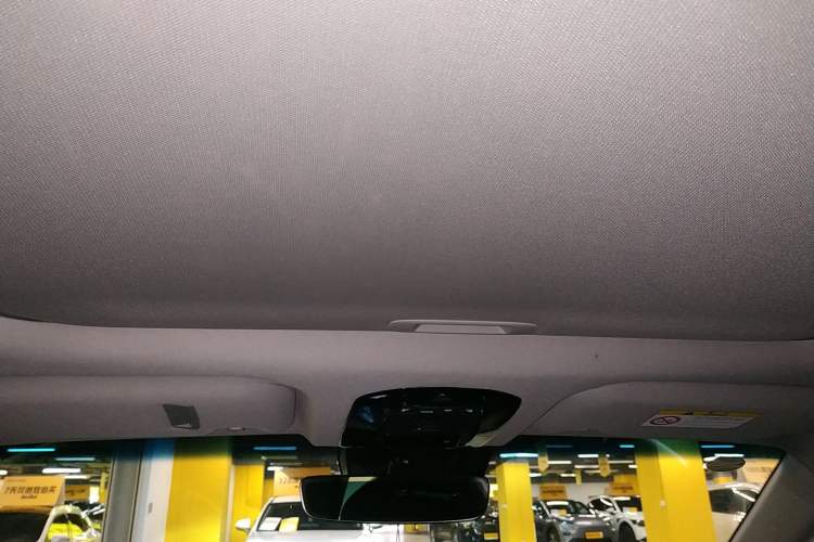 Used Toyota Venza 2023 2.0L CVT Two-Wheel Drive Luxury Edition Headliner